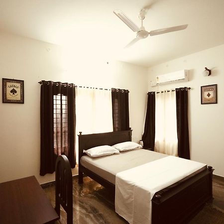 Daffodils Inn Alappuzha Ngoại thất bức ảnh