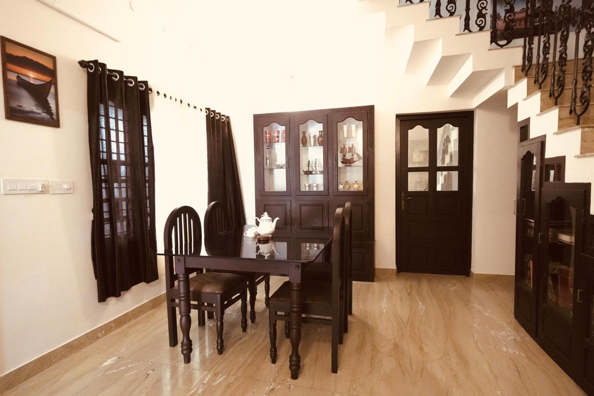 Daffodils Inn Alappuzha Ngoại thất bức ảnh