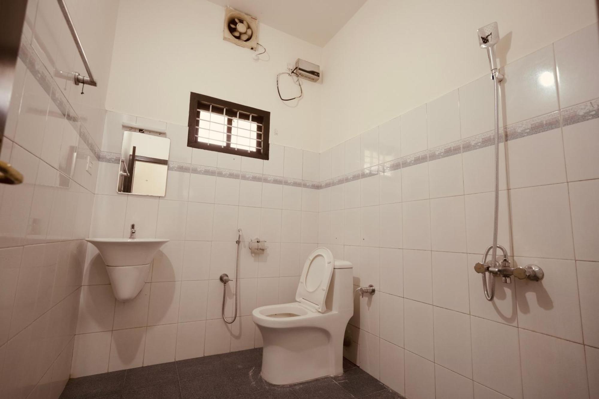 Daffodils Inn Alappuzha Ngoại thất bức ảnh