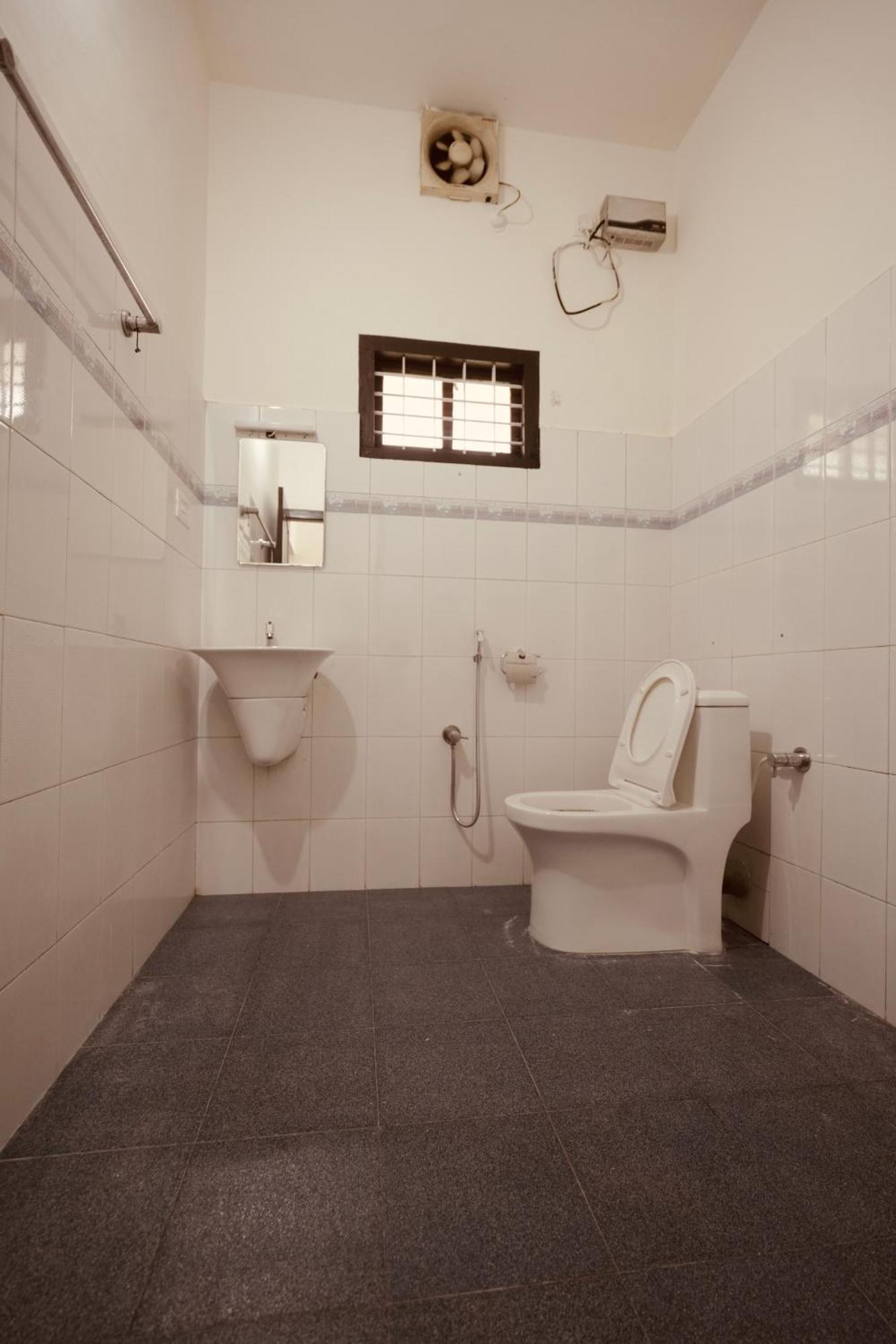 Daffodils Inn Alappuzha Ngoại thất bức ảnh