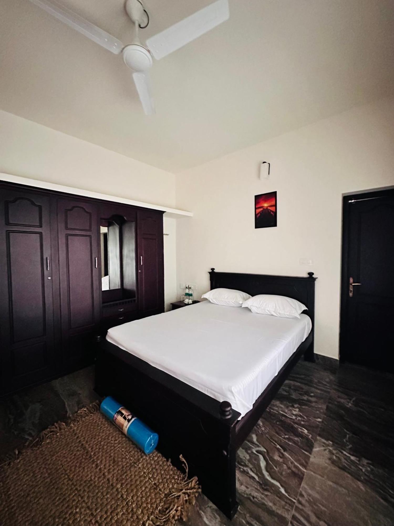 Daffodils Inn Alappuzha Ngoại thất bức ảnh