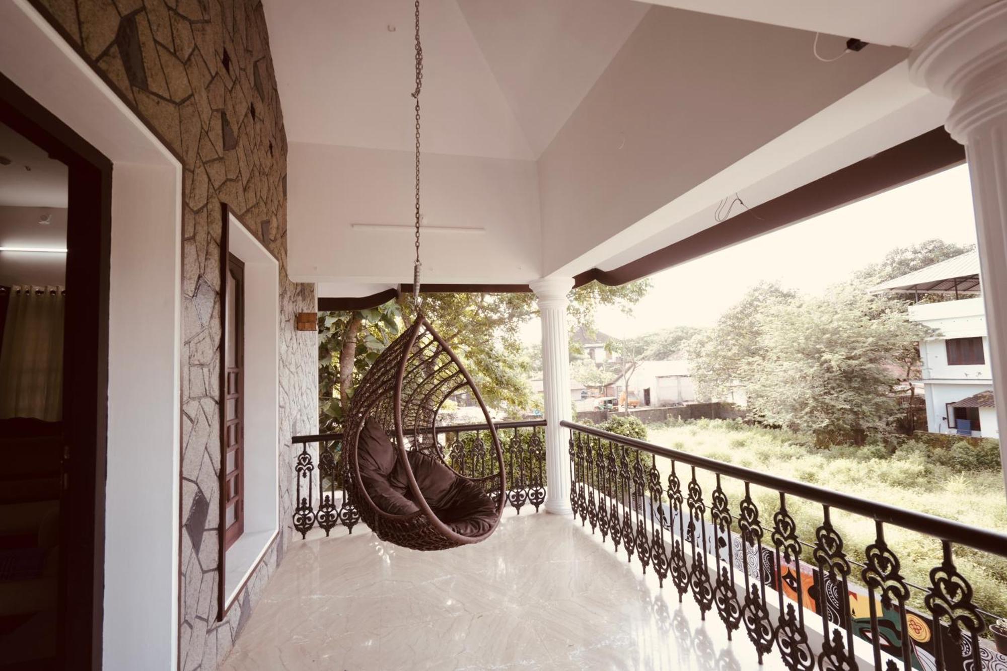Daffodils Inn Alappuzha Ngoại thất bức ảnh