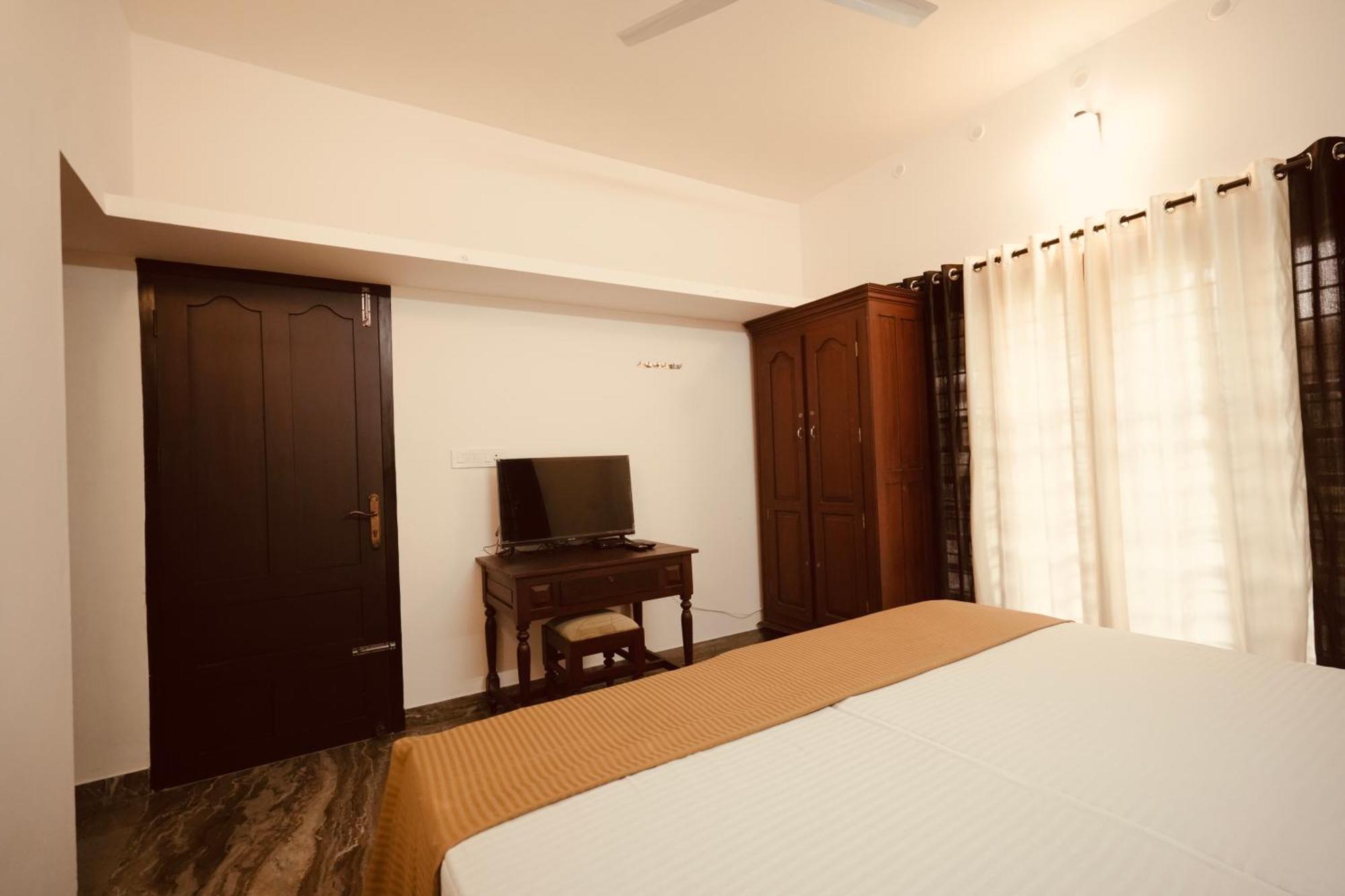 Daffodils Inn Alappuzha Ngoại thất bức ảnh